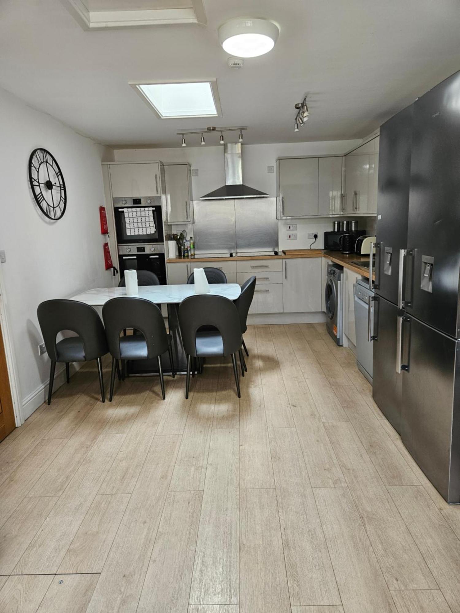 North Cambridge Guesthouse By Payman Club Esterno foto